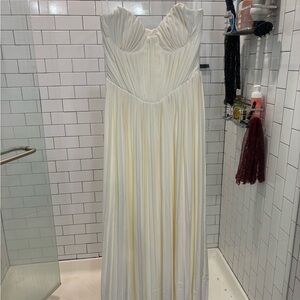 Elegant White Strapless Gown